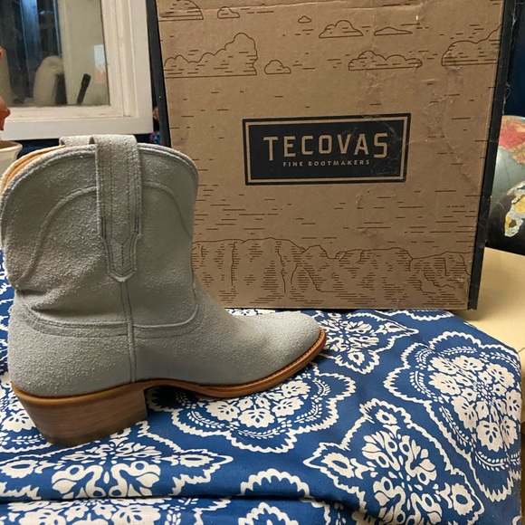 Brand new, never worn Tecova boots. Powder blue suede for a fashionista. - Picture 8 of 13